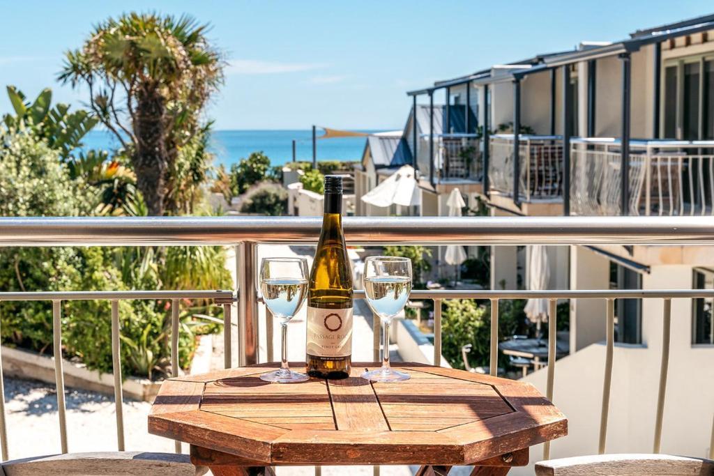 Onetangi Beach Apartments Eksteriør billede
