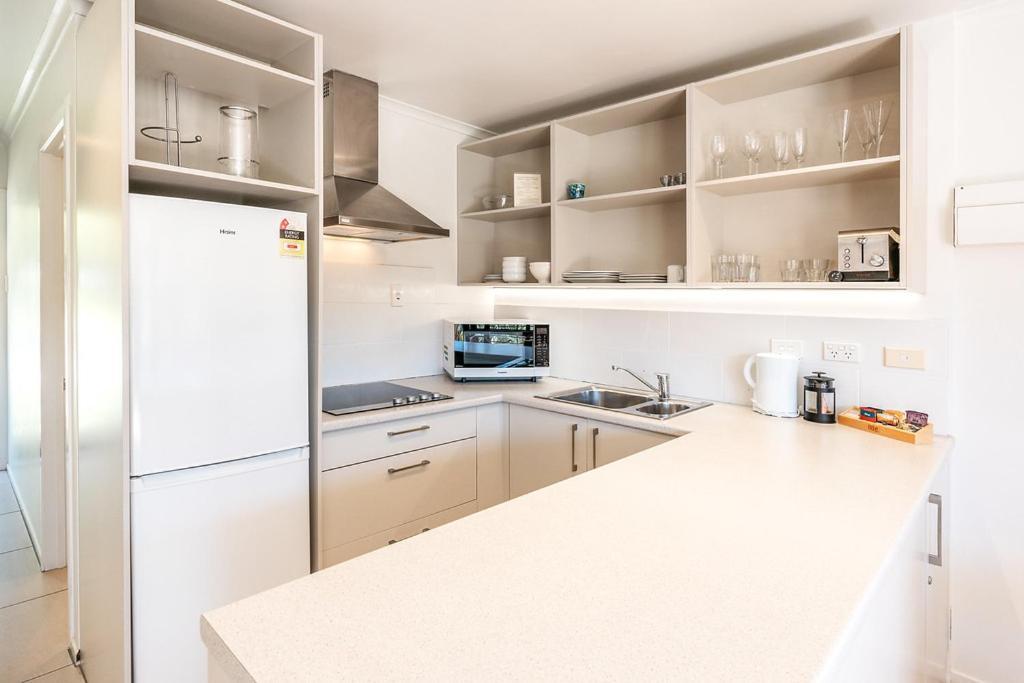 Onetangi Beach Apartments Eksteriør billede
