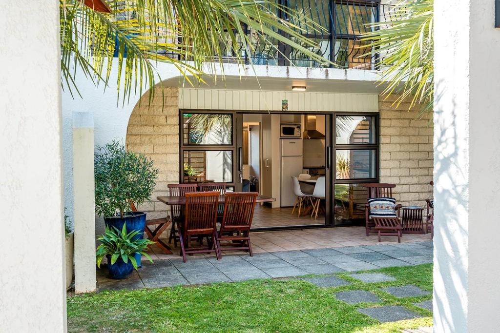 Onetangi Beach Apartments Eksteriør billede