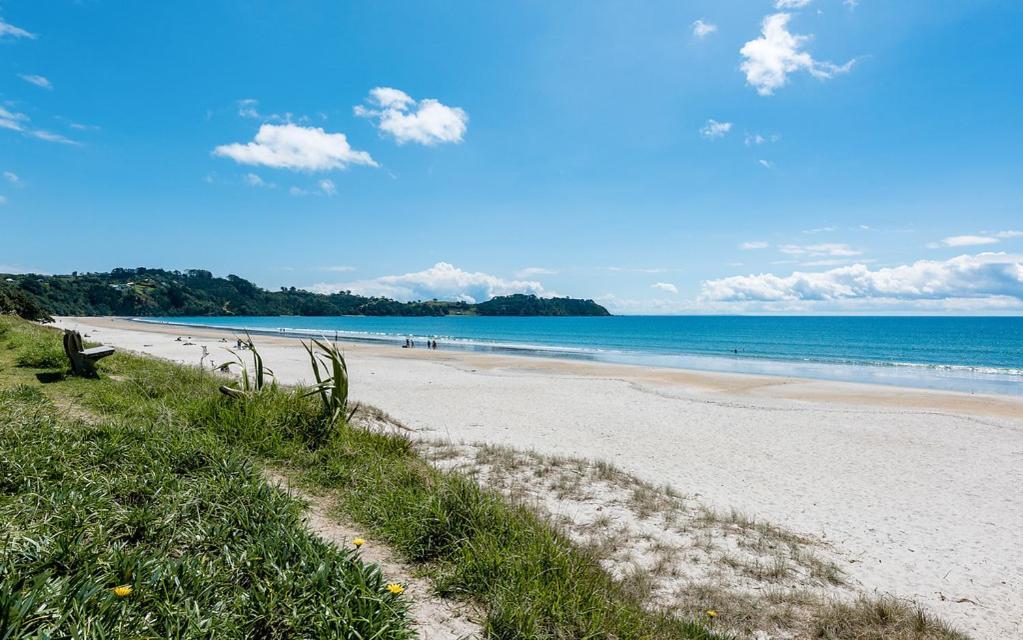Onetangi Beach Apartments Eksteriør billede
