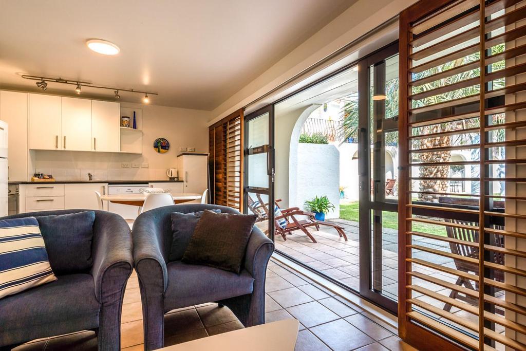 Onetangi Beach Apartments Eksteriør billede