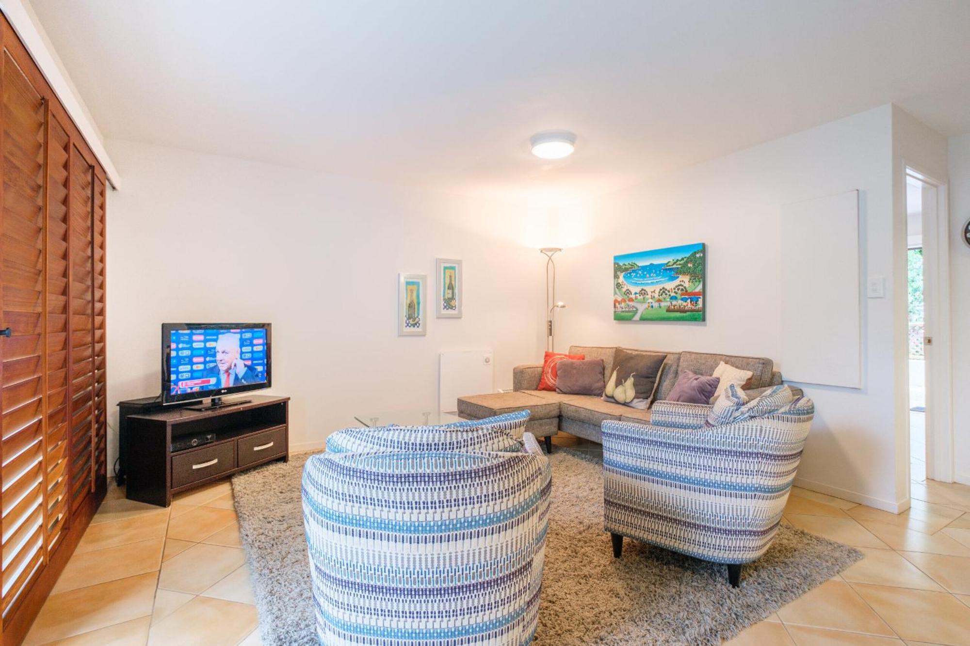 Onetangi Beach Apartments Eksteriør billede