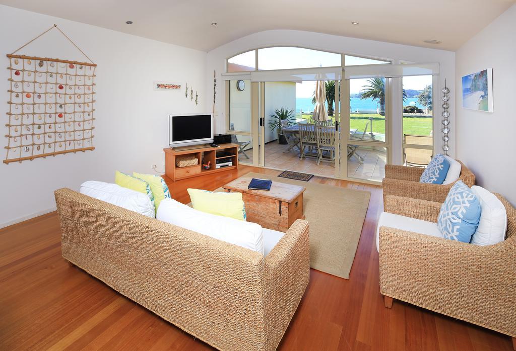 Onetangi Beach Apartments Eksteriør billede