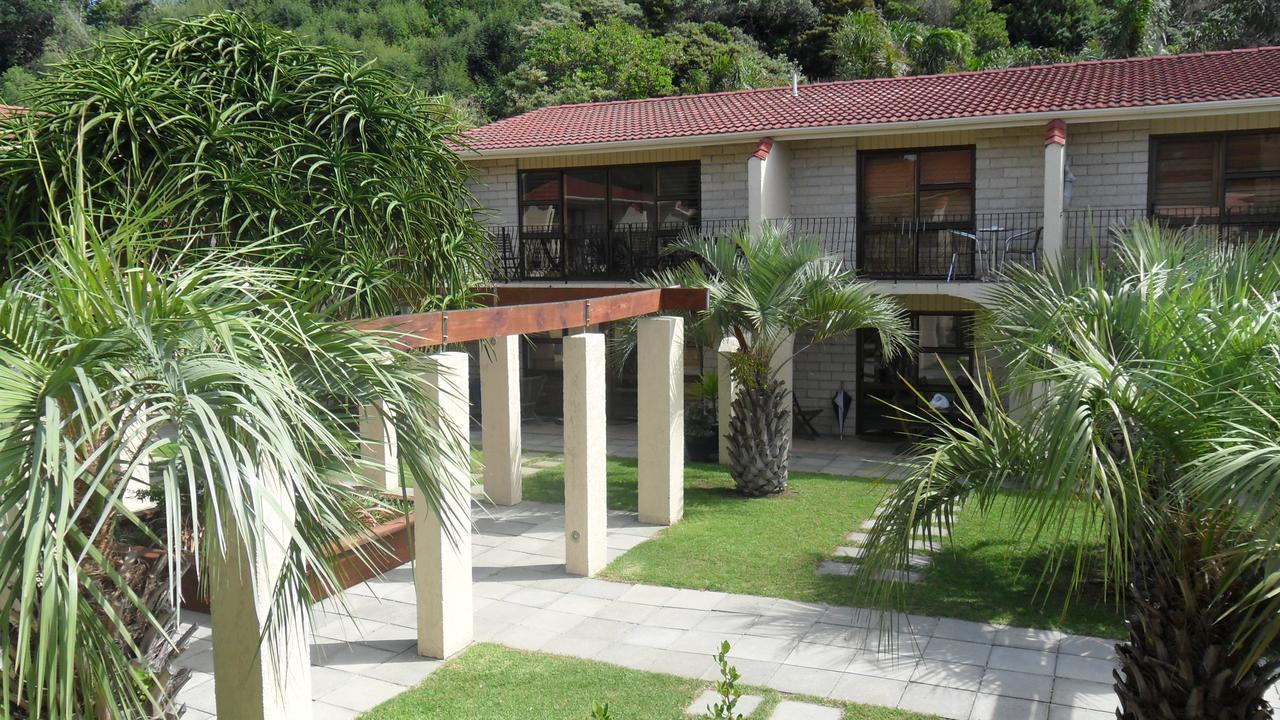 Onetangi Beach Apartments Eksteriør billede